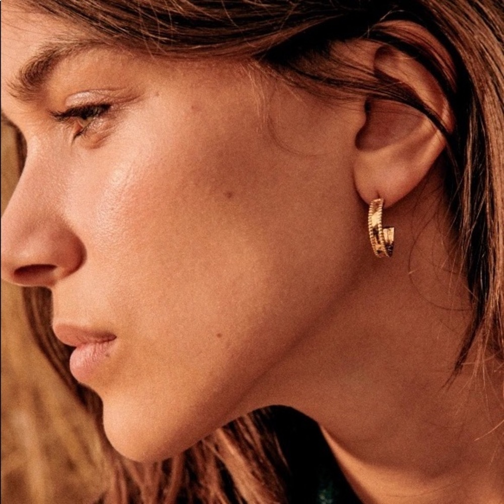 Mini Judy Hoop Earrings
